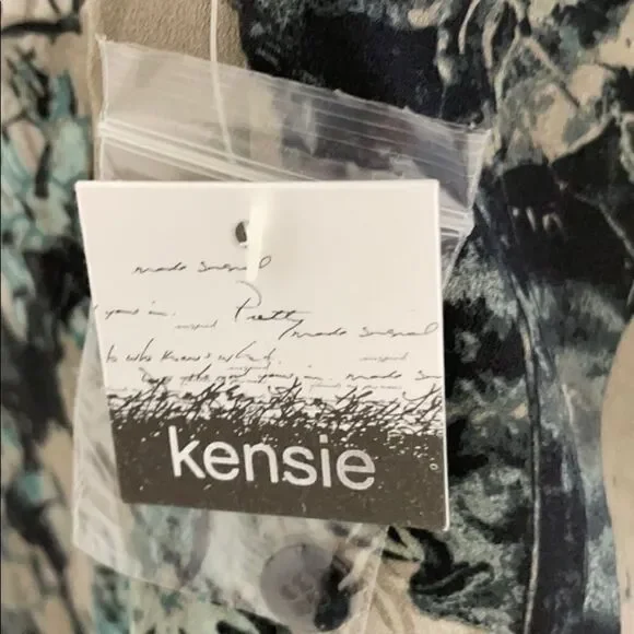 New Kensie Boho Floral Blouse - Picture 6 of 6